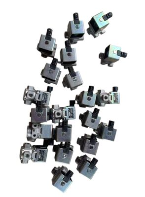 Japanische LKW-Teile Magnetventil 1-82563602-0 für ISUZU FVR34 6HK1 6HK1T ISUZU PARTS
